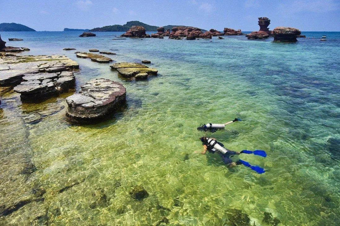 Lặn biển ở đảo Phú Quốc, Việt Nam.