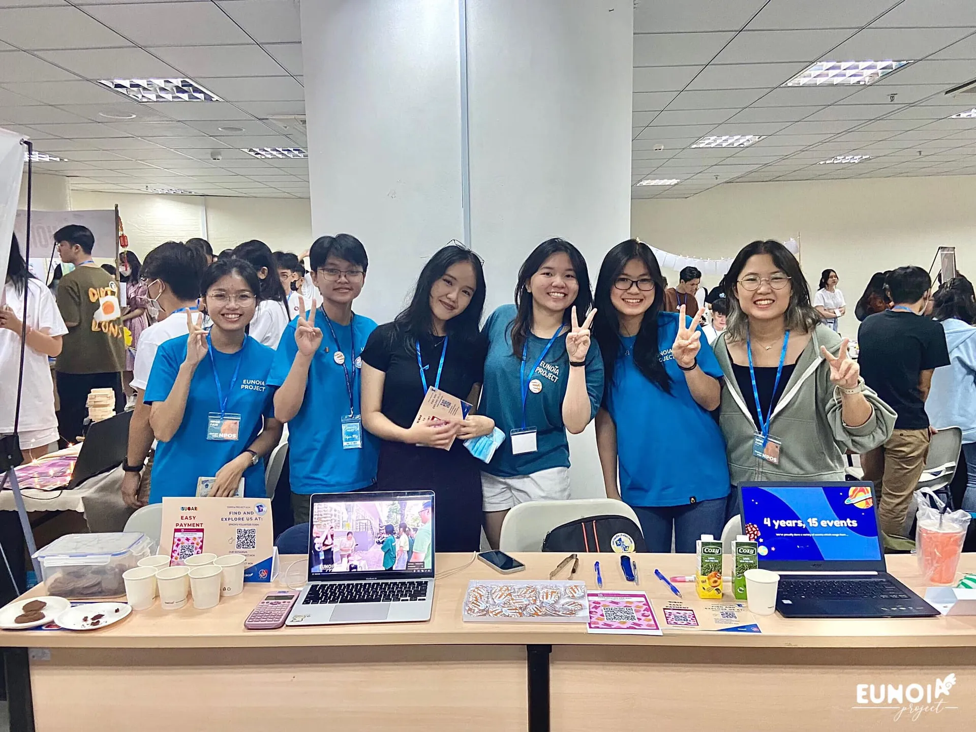 Nguồn hình ảnh: Fanpage Eunoia Project HCM - Trang (người thứ ba từ phải sang) và các thành viên của dự án