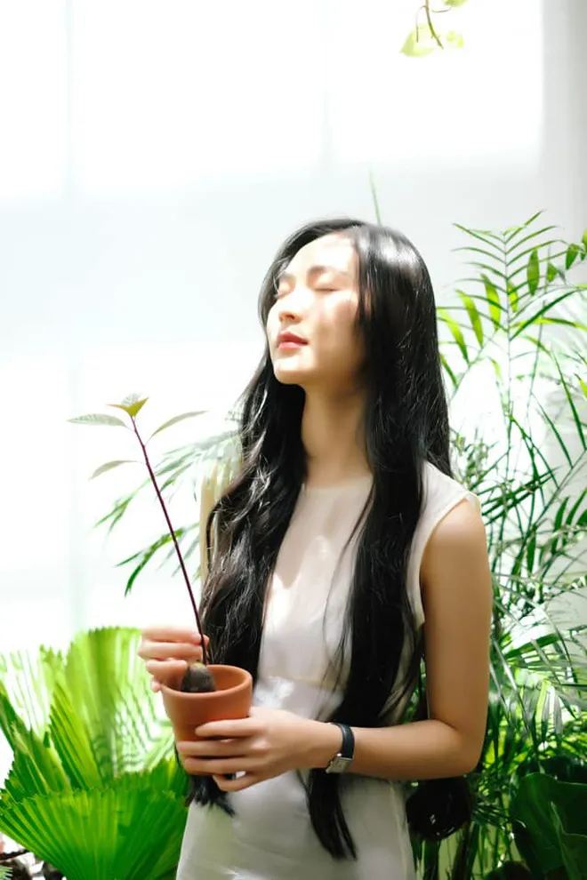 Một tấm gương điển hình cho lối sống bền vững có thể kể đến Helly Tống