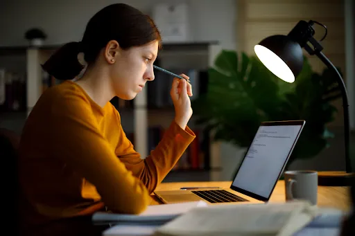 Người đi làm thật sự đã chán cảnh ngồi làm việc tại nhà (Ảnh: Getty Image)