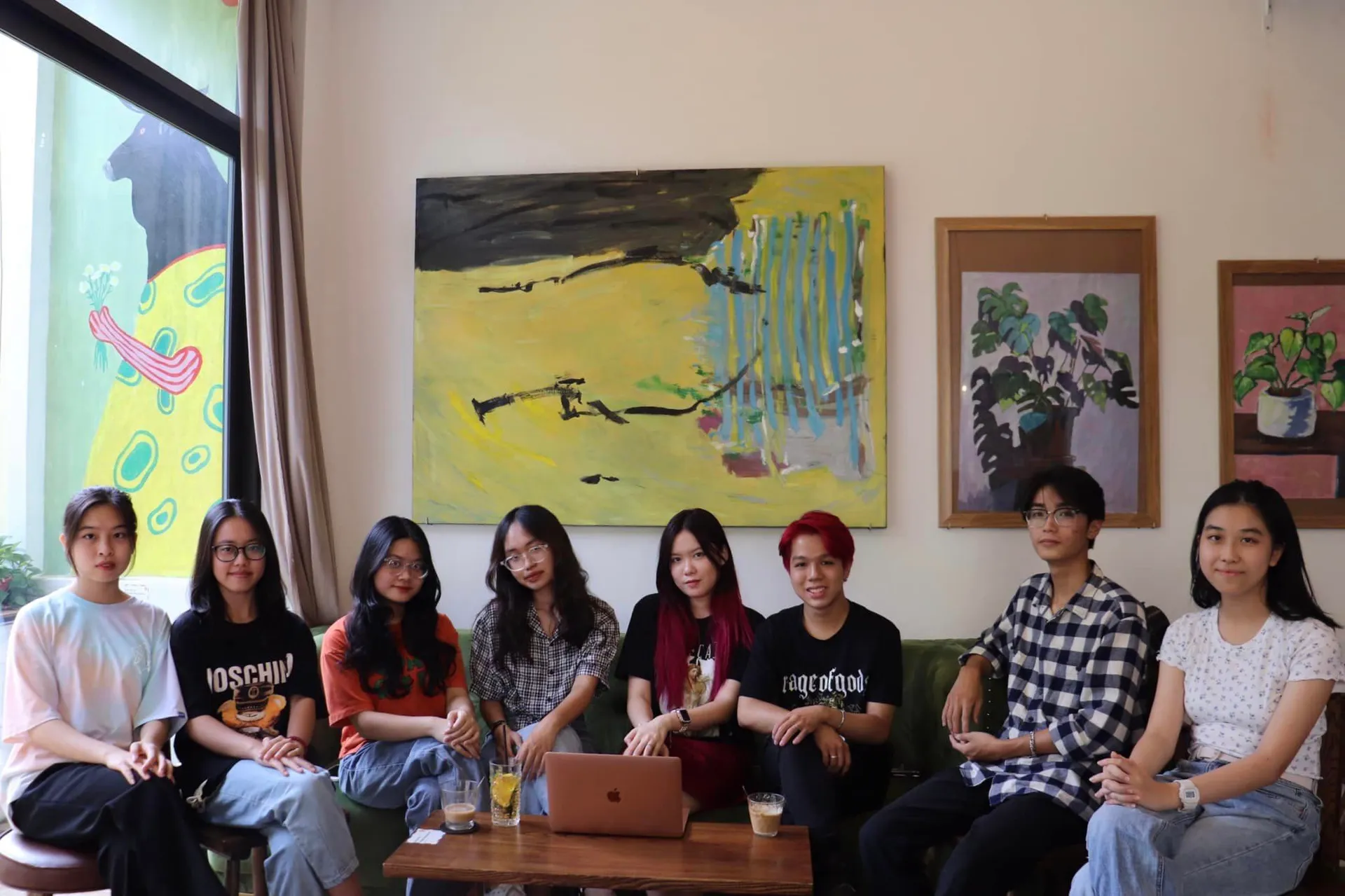 Hình ảnh: Nguyệt Hà - Trưởng dự án Genderme (thứ 4 từ trái sang) 