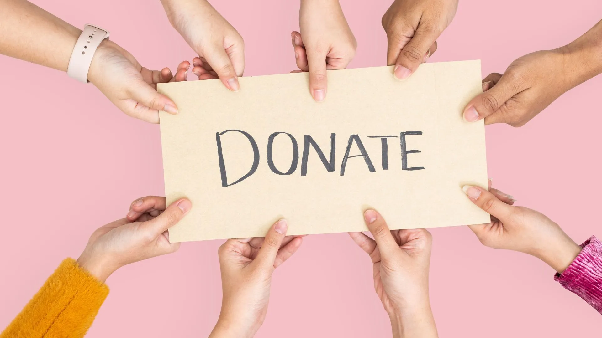 Phạm Thoại gây quỹ