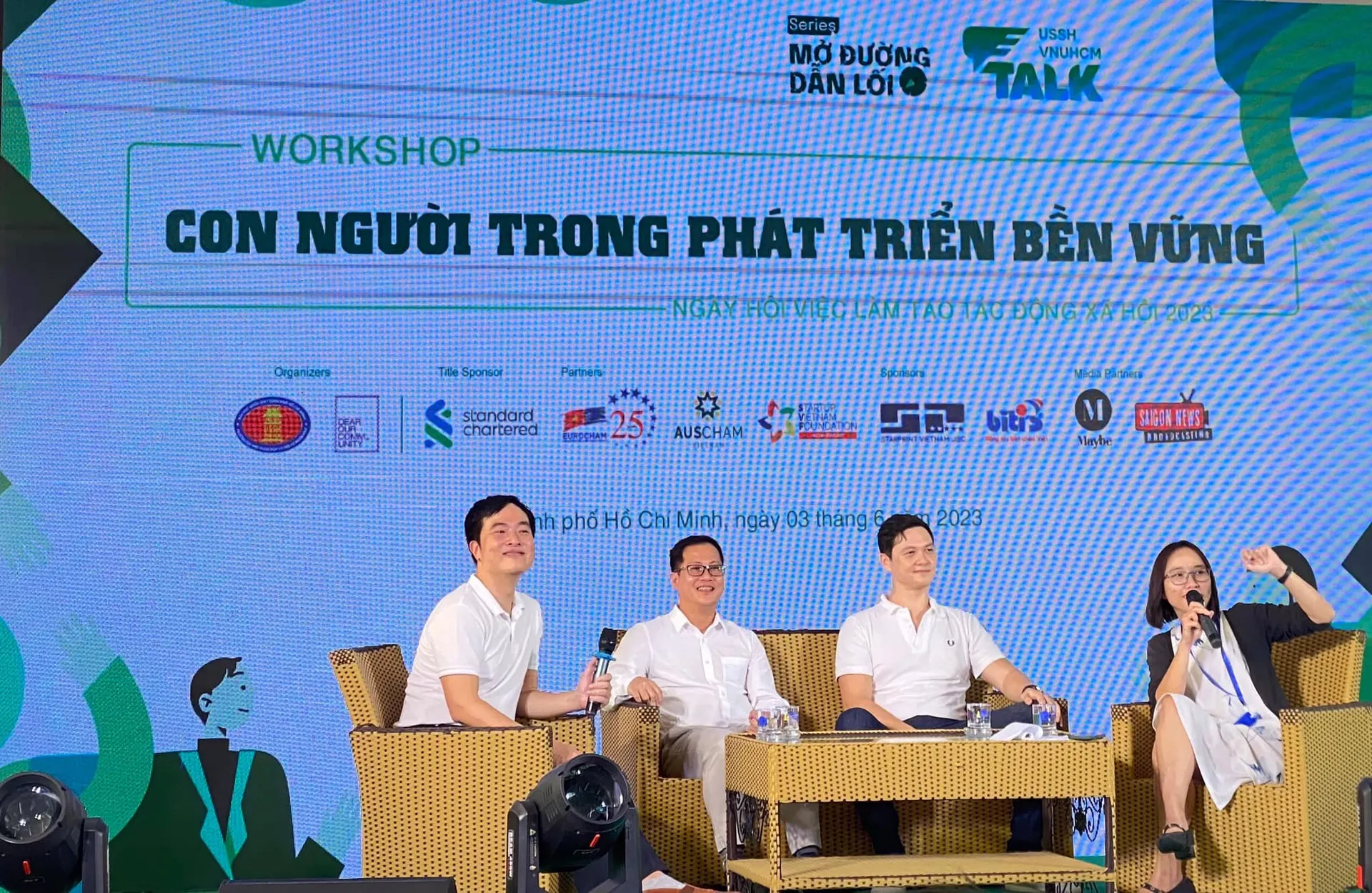 Ngày Hội Việc Làm Tạo Tác Động Xã Hội” tại Trường Đại học Khoa học Xã hội và Nhân Văn