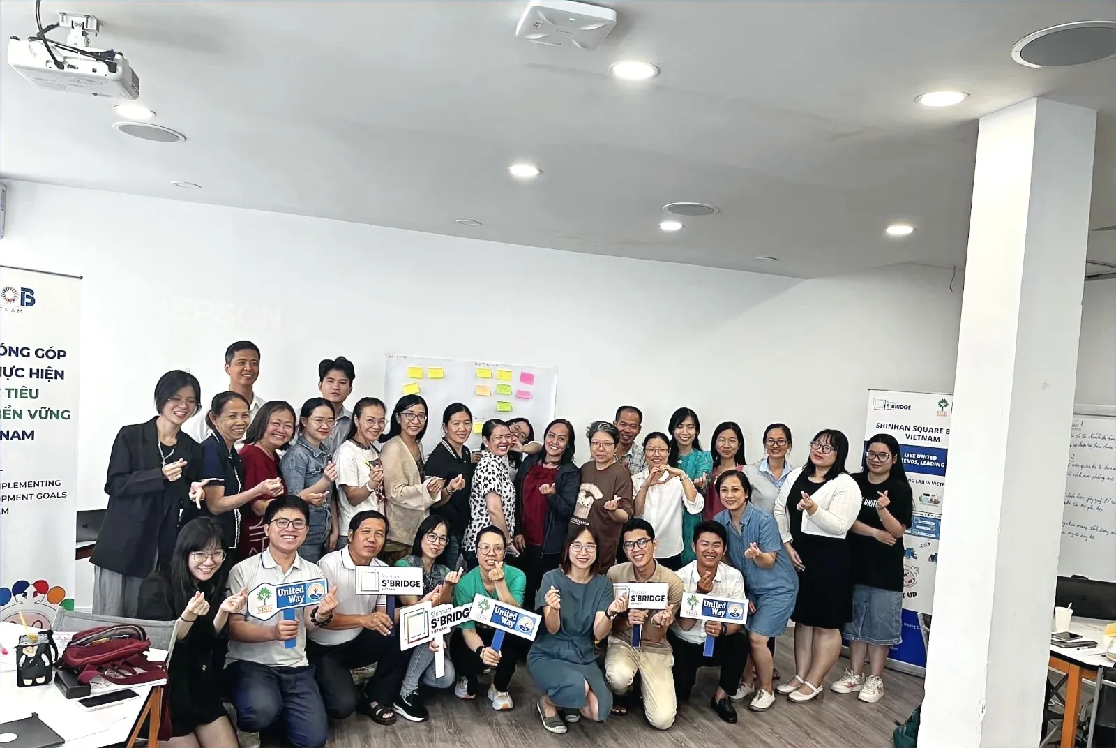 Hình buổi tập huấn về kỹ năng gây quỹ cho các tổ chức xã hội hỗ trợ trẻ em khó khăn do chị Võ Ngọc Tuyền chia sẻ, được tổ chức bởi MSD Vietnam